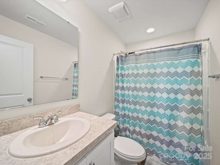 243 Skyland Avenue, Charlotte, NC 28205.  MLS# CAR4278163, YatesRealty ID 30148. 