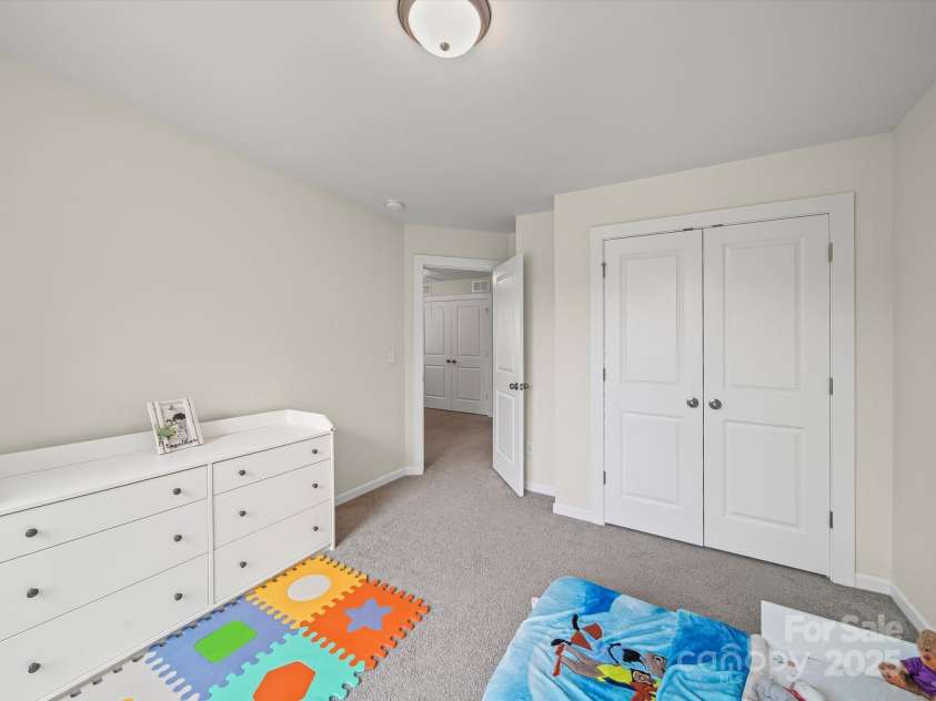 243 Skyland Avenue, Charlotte, NC 28205.  MLS# CAR4278163, YatesRealty ID 30148. 