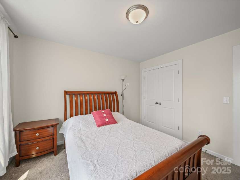 243 Skyland Avenue, Charlotte, NC 28205.  MLS# CAR4278163, YatesRealty ID 30148. 