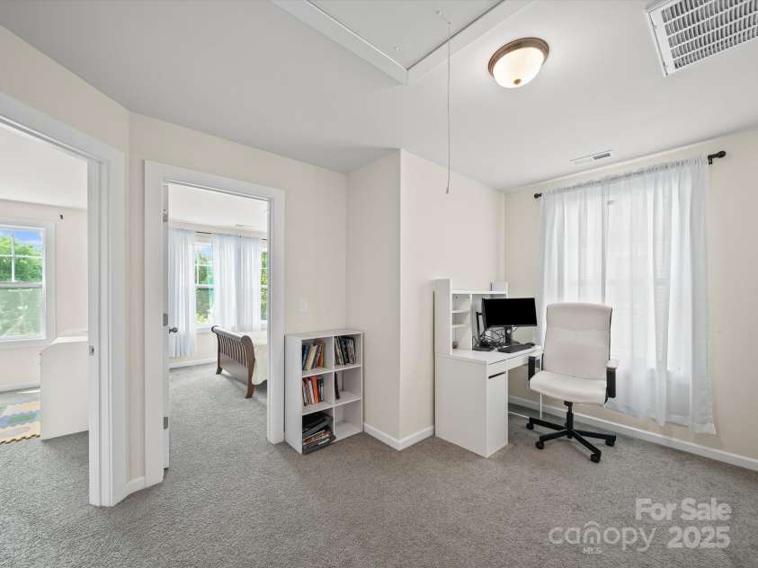 243 Skyland Avenue, Charlotte, NC 28205.  MLS# CAR4278163, YatesRealty ID 30148. 