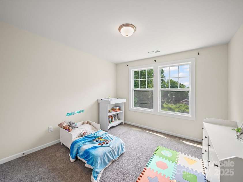 243 Skyland Avenue, Charlotte, NC 28205.  MLS# CAR4278163, YatesRealty ID 30148. Bedroom 1