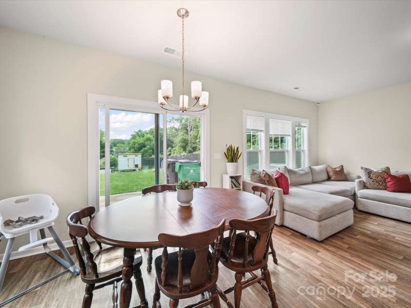243 Skyland Avenue, Charlotte, NC 28205.  MLS# CAR4278163, YatesRealty ID 30148. Dining Room