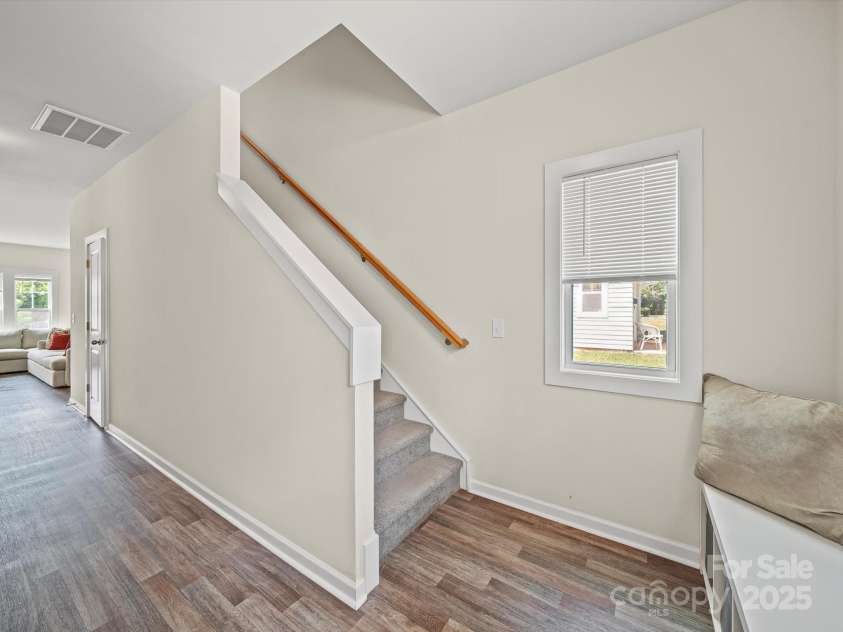 243 Skyland Avenue, Charlotte, NC 28205.  MLS# CAR4278163, YatesRealty ID 30148. Foyer