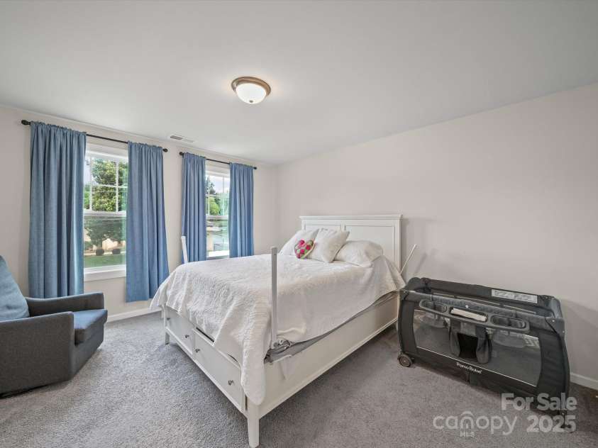 243 Skyland Avenue, Charlotte, NC 28205.  MLS# CAR4278163, YatesRealty ID 30148. Primary Bedroom