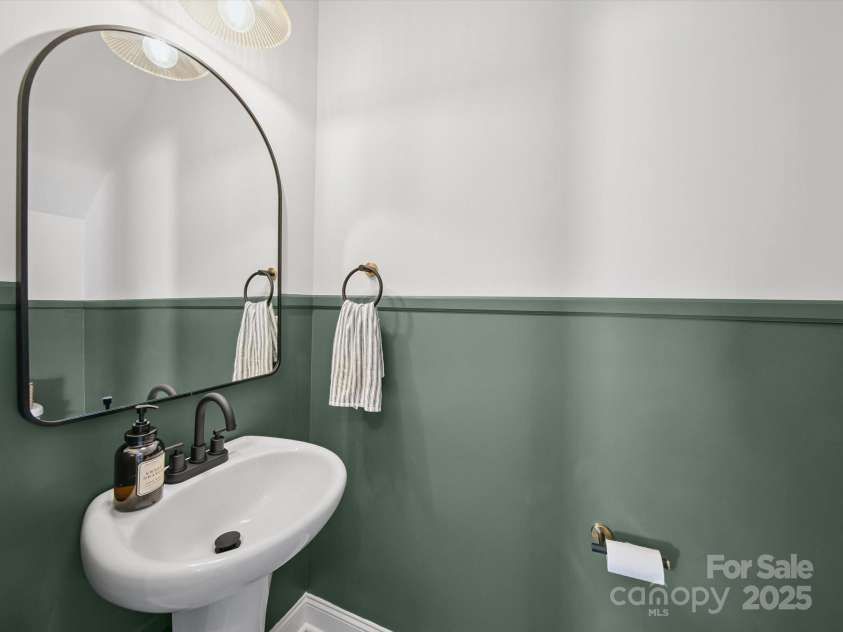 2000 Swanport Lane, Monroe, NC 28110.  MLS# CAR4280816, YatesRealty ID 30149. 