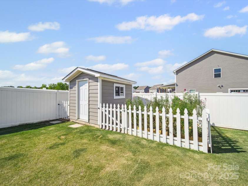 2000 Swanport Lane, Monroe, NC 28110.  MLS# CAR4280816, YatesRealty ID 30149. 