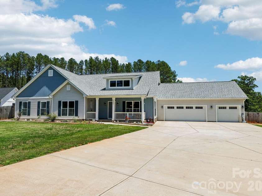 5301 Garden Gate Drive, Monroe, NC 28112.  MLS# CAR4382956, YatesRealty ID 30149. 
