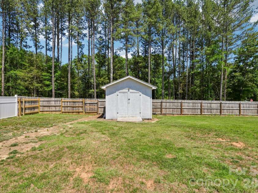5301 Garden Gate Drive, Monroe, NC 28112.  MLS# CAR4382956, YatesRealty ID 30149. 
