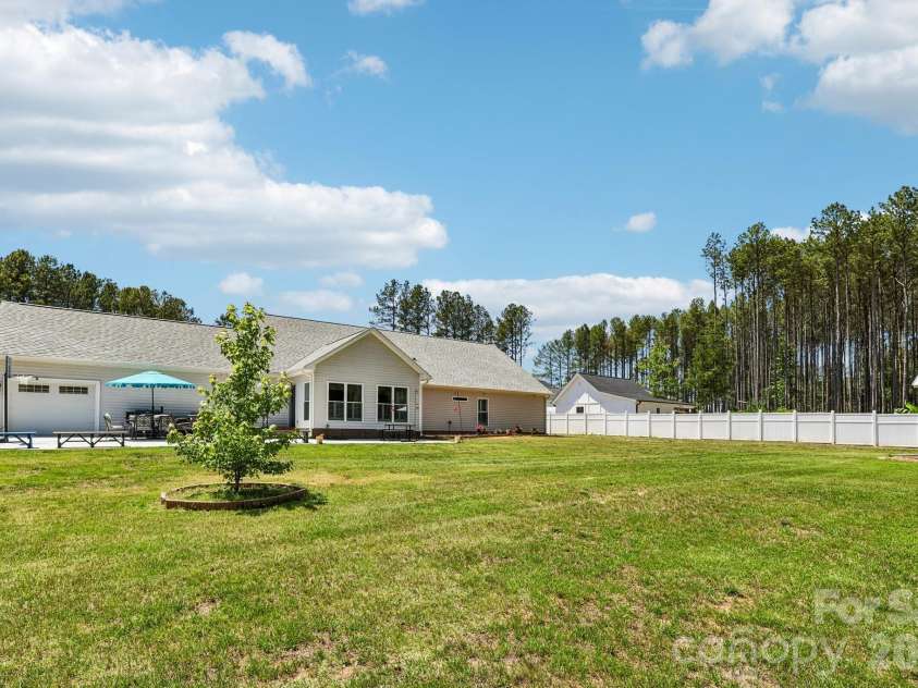 5301 Garden Gate Drive, Monroe, NC 28112.  MLS# CAR4382956, YatesRealty ID 30149. 