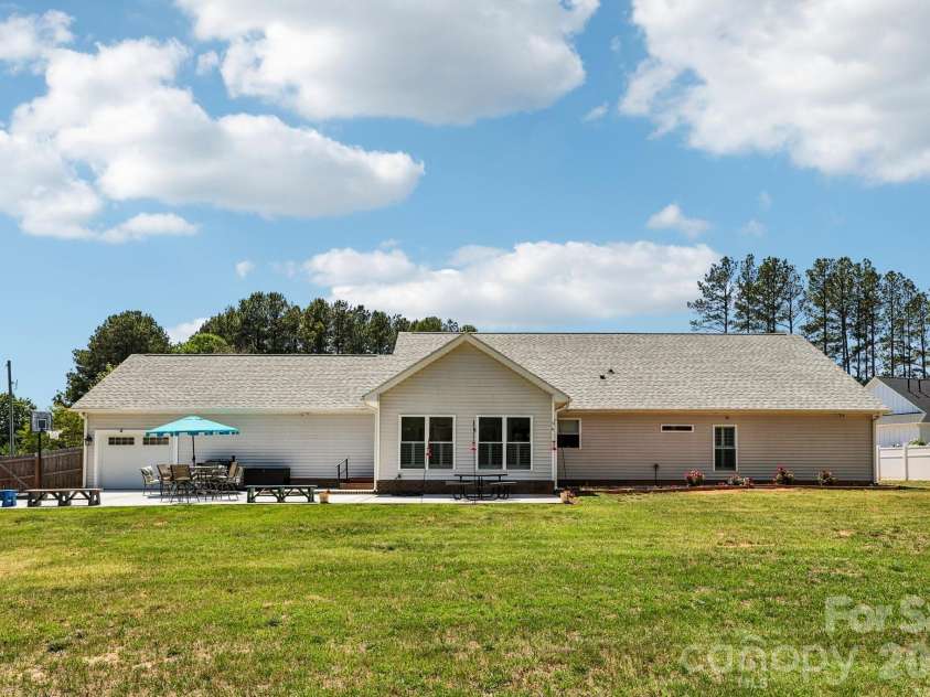 5301 Garden Gate Drive, Monroe, NC 28112.  MLS# CAR4382956, YatesRealty ID 30149. 
