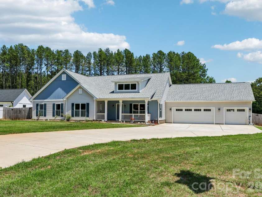 5301 Garden Gate Drive, Monroe, NC 28112.  MLS# CAR4382956, YatesRealty ID 30149. 