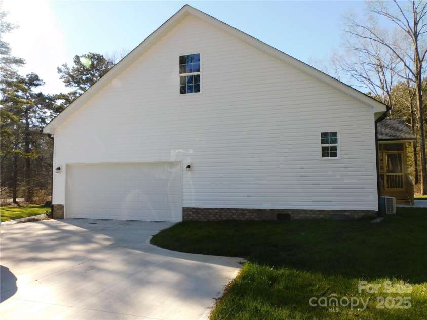 2270 Charlotte Highway, York, SC 29745.  MLS# CAR4202376, YatesRealty ID 3015. 