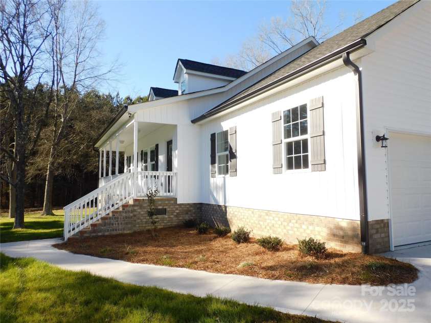 2270 Charlotte Highway, York, SC 29745.  MLS# CAR4202376, YatesRealty ID 3015. Front of home