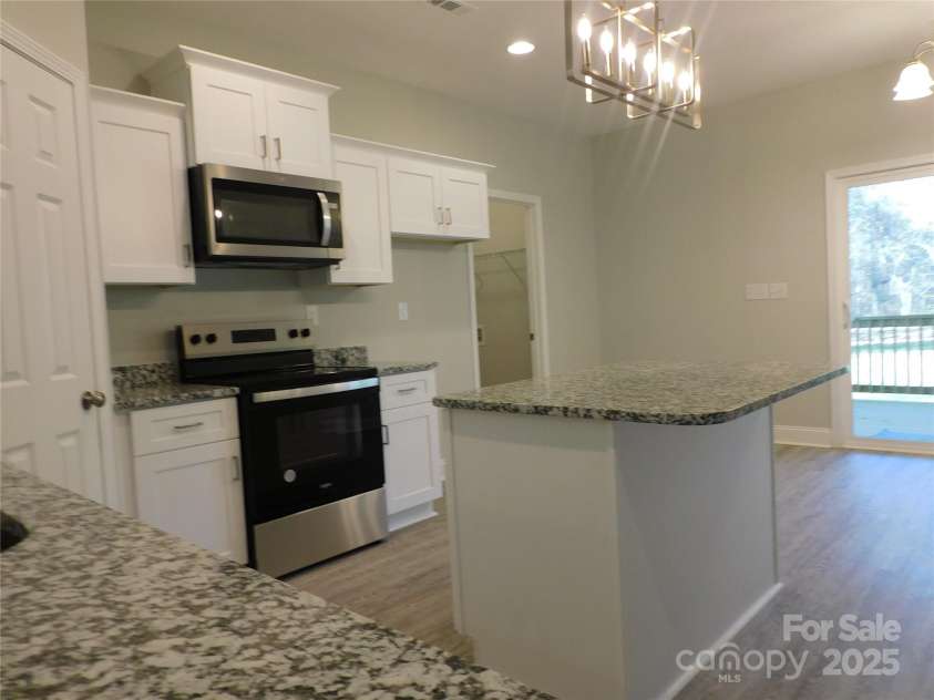 2270 Charlotte Highway, York, SC 29745.  MLS# CAR4202376, YatesRealty ID 3015. Granite countertops