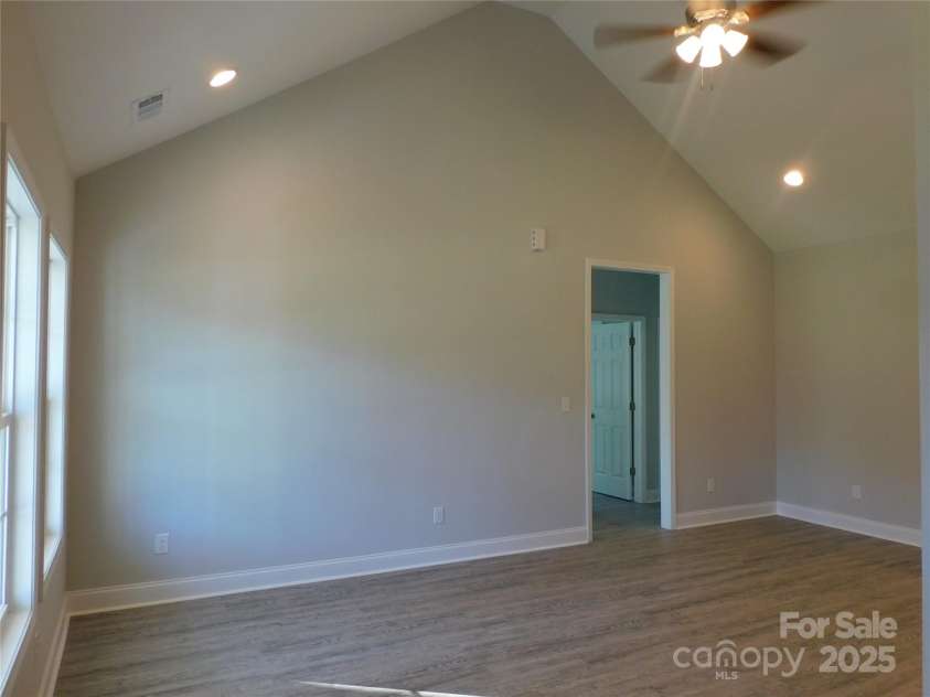 2270 Charlotte Highway, York, SC 29745.  MLS# CAR4202376, YatesRealty ID 3015. Great room