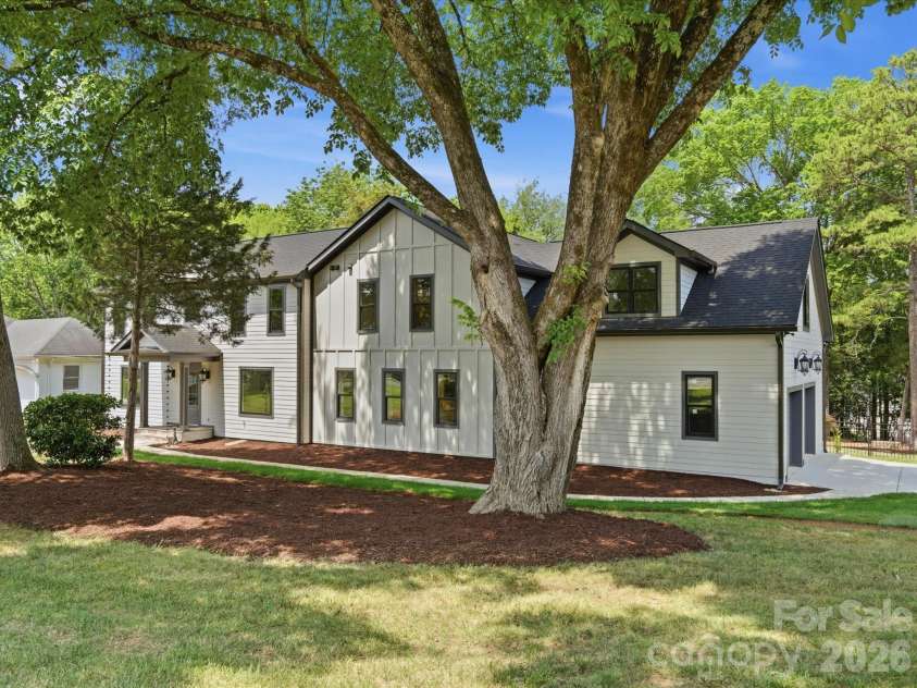 3600 Carmel Road, Charlotte, NC 28226.  MLS# CAR4377797, YatesRealty ID 30150. 