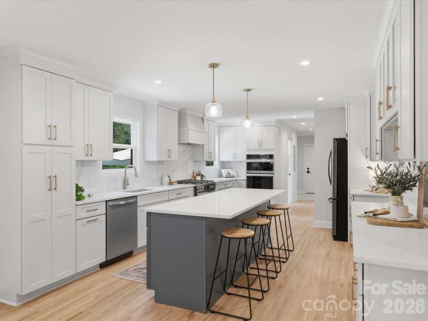 3600 Carmel Road, Charlotte, NC 28226.  MLS# CAR4377797, YatesRealty ID 30150. 