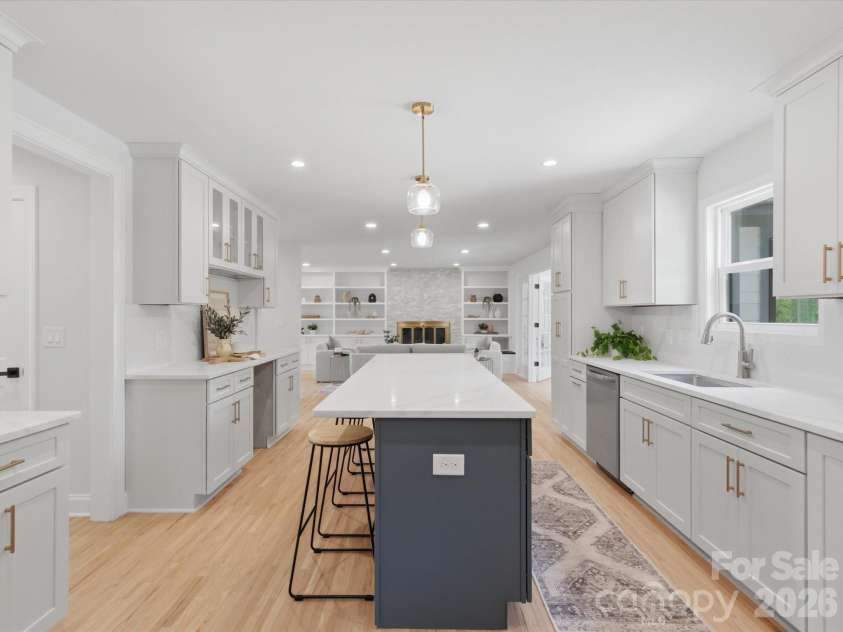 3600 Carmel Road, Charlotte, NC 28226.  MLS# CAR4377797, YatesRealty ID 30150. 