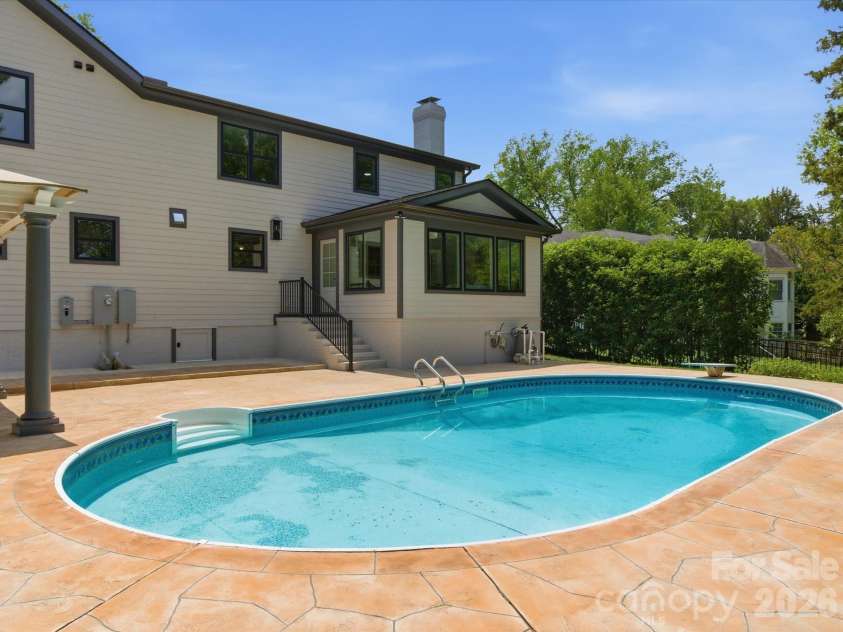 3600 Carmel Road, Charlotte, NC 28226.  MLS# CAR4377797, YatesRealty ID 30150. 