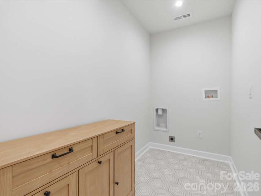 3600 Carmel Road, Charlotte, NC 28226.  MLS# CAR4377797, YatesRealty ID 30150. Laundry room #2