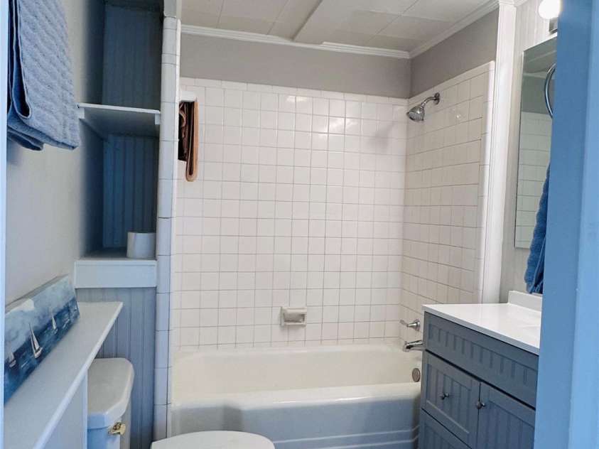 2212 16th Avenue, Hickory, NC 28601.  MLS# CAR4287253, YatesRealty ID 30151. 
