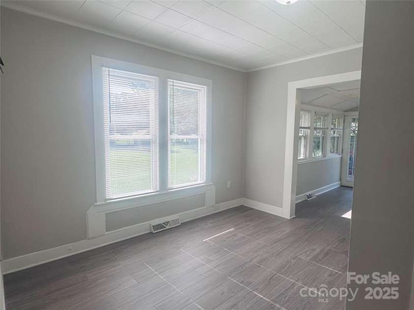 2212 16th Avenue, Hickory, NC 28601.  MLS# CAR4287253, YatesRealty ID 30151. Dining Rm