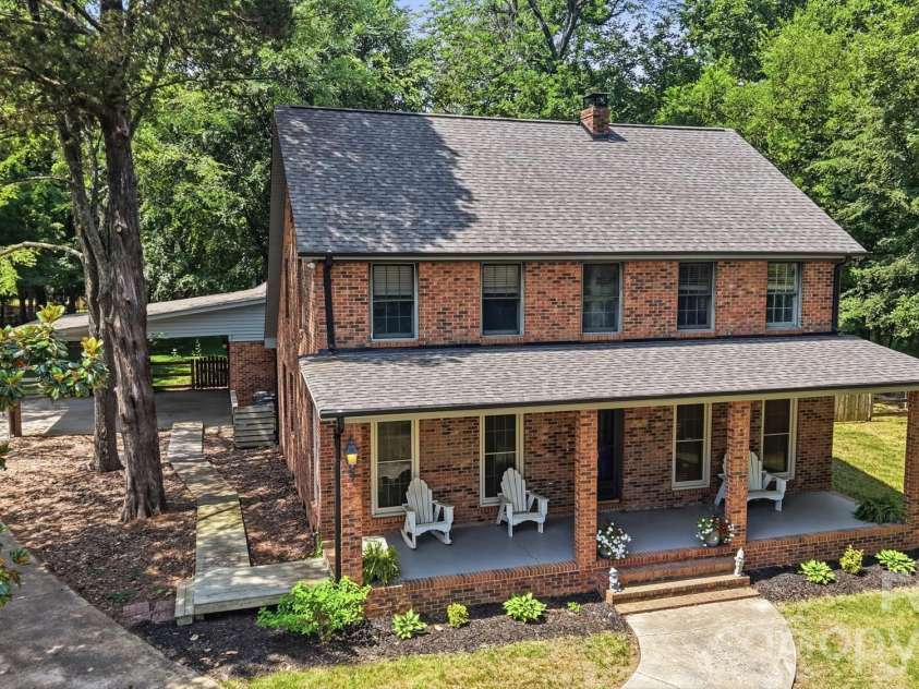 4020 Glen Haven Drive, Concord, NC 28027.  MLS# CAR4389147, YatesRealty ID 30152. 