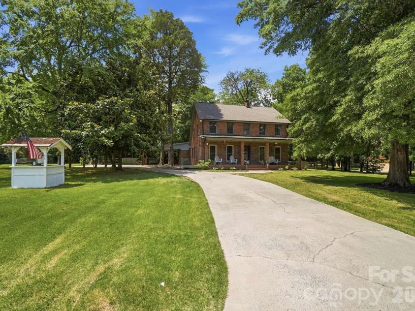 4020 Glen Haven Drive, Concord, NC 28027.  MLS# CAR4389147, YatesRealty ID 30152. 