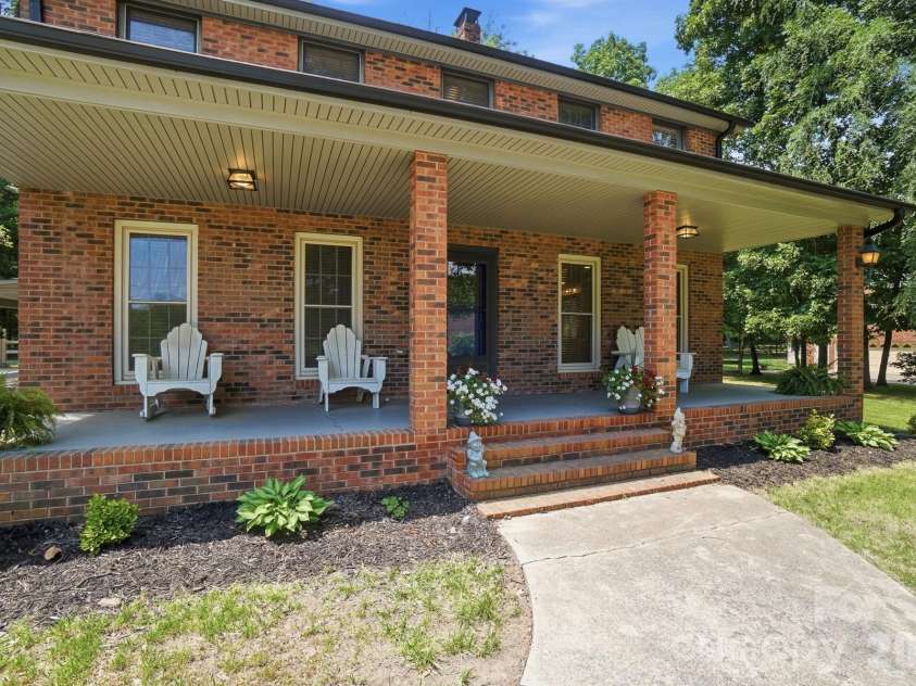 4020 Glen Haven Drive, Concord, NC 28027.  MLS# CAR4389147, YatesRealty ID 30152. 
