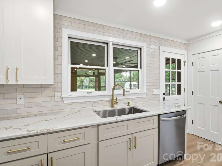 4020 Glen Haven Drive, Concord, NC 28027.  MLS# CAR4389147, YatesRealty ID 30152. 