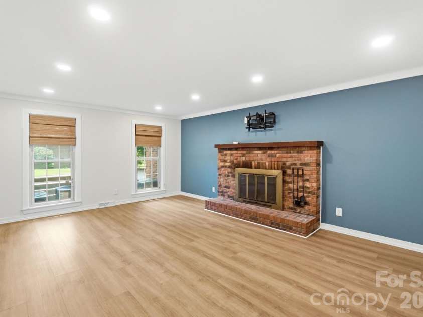 4020 Glen Haven Drive, Concord, NC 28027.  MLS# CAR4389147, YatesRealty ID 30152. 