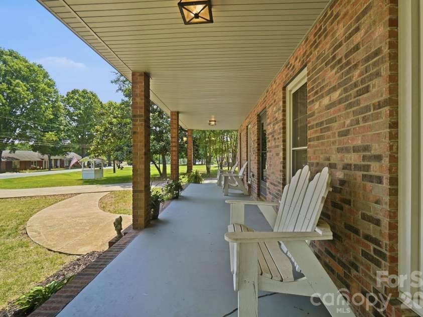 4020 Glen Haven Drive, Concord, NC 28027.  MLS# CAR4389147, YatesRealty ID 30152. 