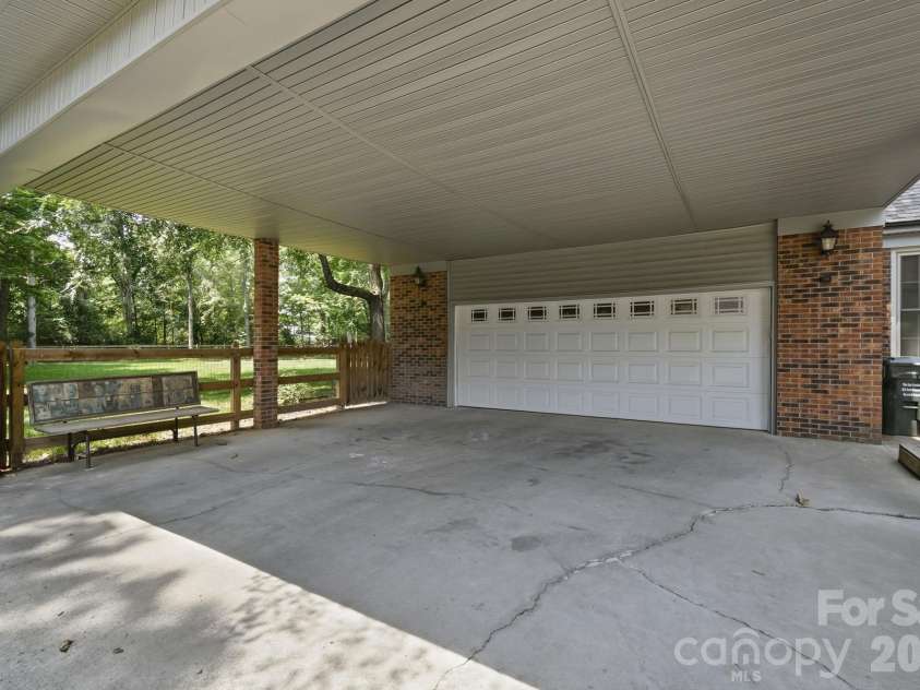 4020 Glen Haven Drive, Concord, NC 28027.  MLS# CAR4389147, YatesRealty ID 30152. 