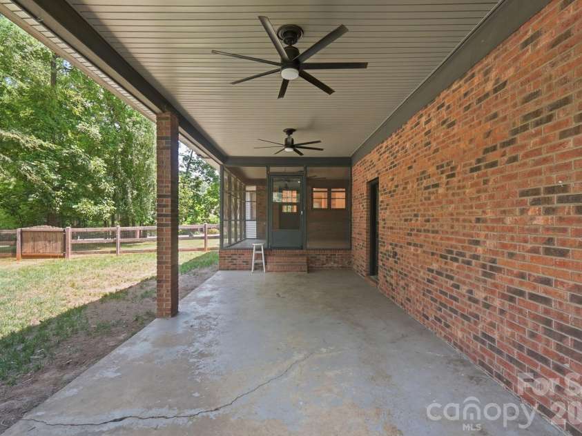 4020 Glen Haven Drive, Concord, NC 28027.  MLS# CAR4389147, YatesRealty ID 30152. 