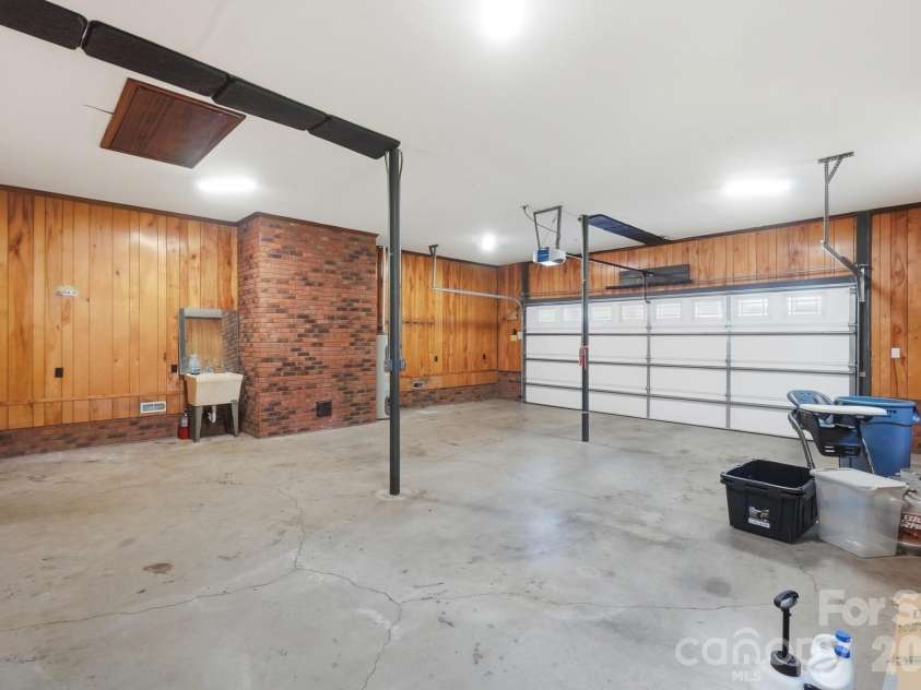 4020 Glen Haven Drive, Concord, NC 28027.  MLS# CAR4389147, YatesRealty ID 30152. 