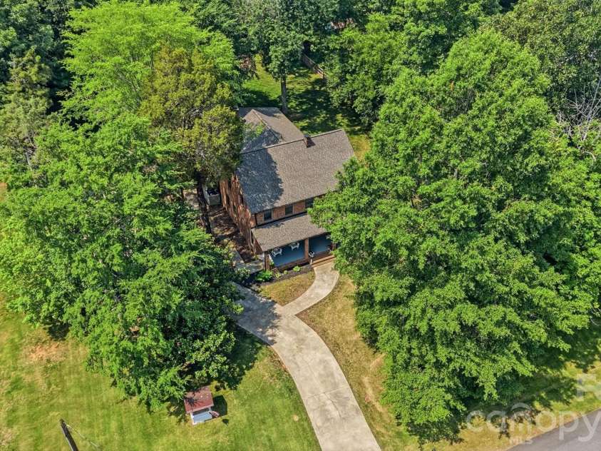 4020 Glen Haven Drive, Concord, NC 28027.  MLS# CAR4389147, YatesRealty ID 30152. 
