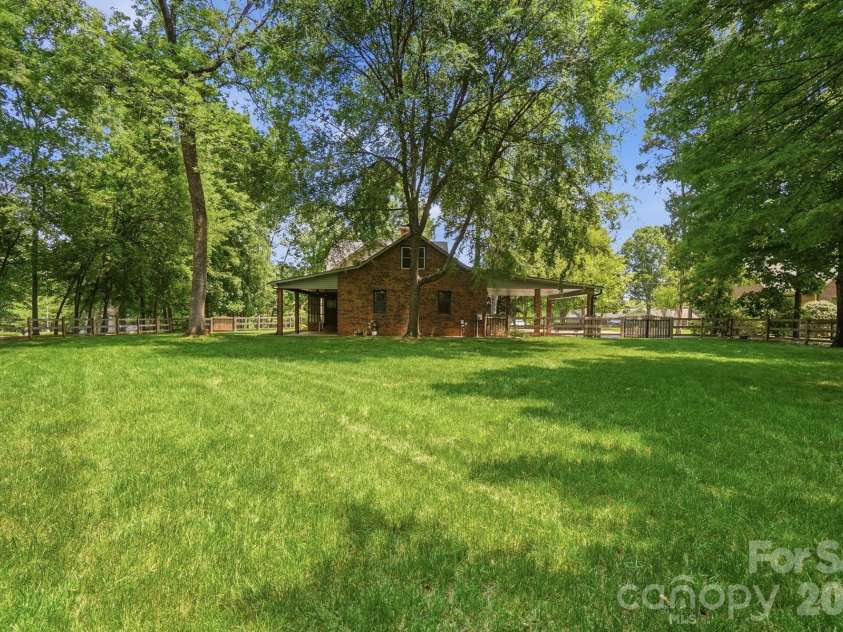 4020 Glen Haven Drive, Concord, NC 28027.  MLS# CAR4389147, YatesRealty ID 30152. 