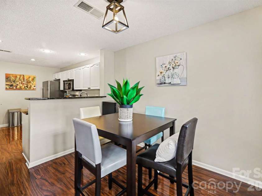 9725 Mattforest Circle, Charlotte, NC 28277.  MLS# CAR4389671, YatesRealty ID 30153. 