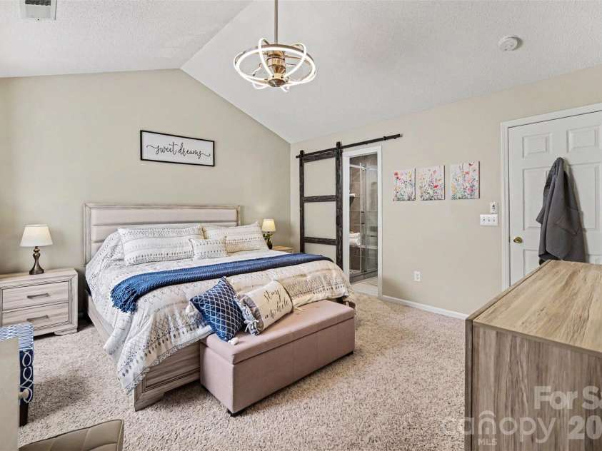 9725 Mattforest Circle, Charlotte, NC 28277.  MLS# CAR4389671, YatesRealty ID 30153. 