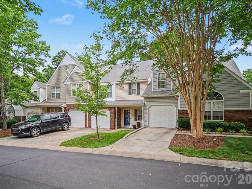 9725 Mattforest Circle, Charlotte, NC 28277.  MLS# CAR4389671, YatesRealty ID 30153. 