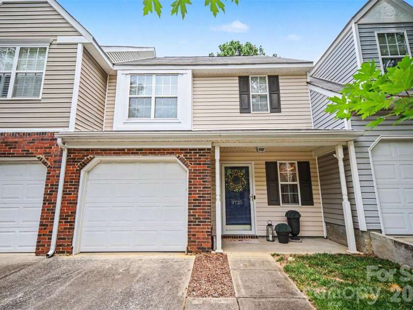 9725 Mattforest Circle, Charlotte, NC 28277.  MLS# CAR4389671, YatesRealty ID 30153. 