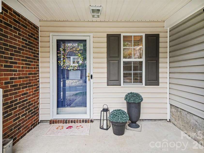 9725 Mattforest Circle, Charlotte, NC 28277.  MLS# CAR4389671, YatesRealty ID 30153. 