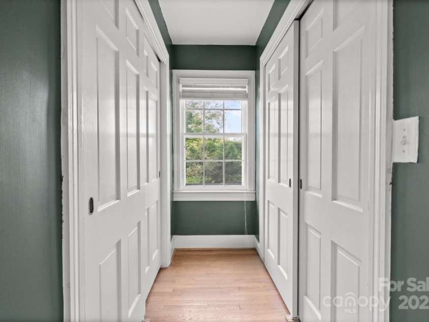 720 Ferndale Boulevard, High Point, NC 27262.  MLS# CAR4260401, YatesRealty ID 30154. 