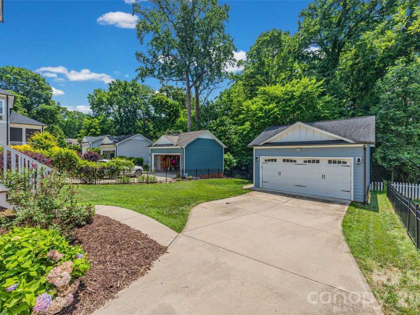 3430 Cosby Place, Charlotte, NC 28205.  MLS# CAR4389964, YatesRealty ID 30155. Detached Garage