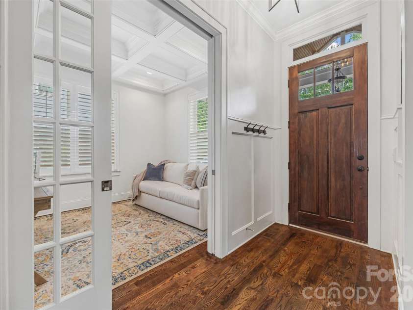 3430 Cosby Place, Charlotte, NC 28205.  MLS# CAR4389964, YatesRealty ID 30155. Foyer