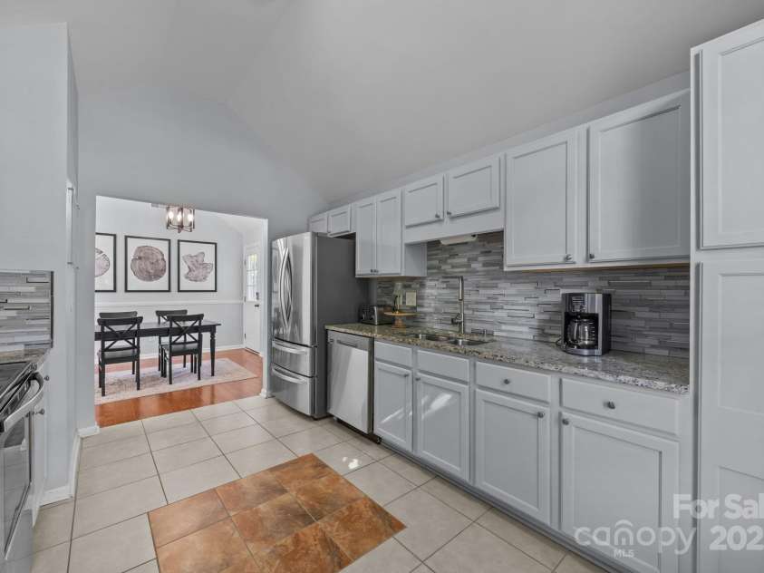 6019 Patricia Ryan Drive, Charlotte, NC 28216.  MLS# CAR4281594, YatesRealty ID 30156. 