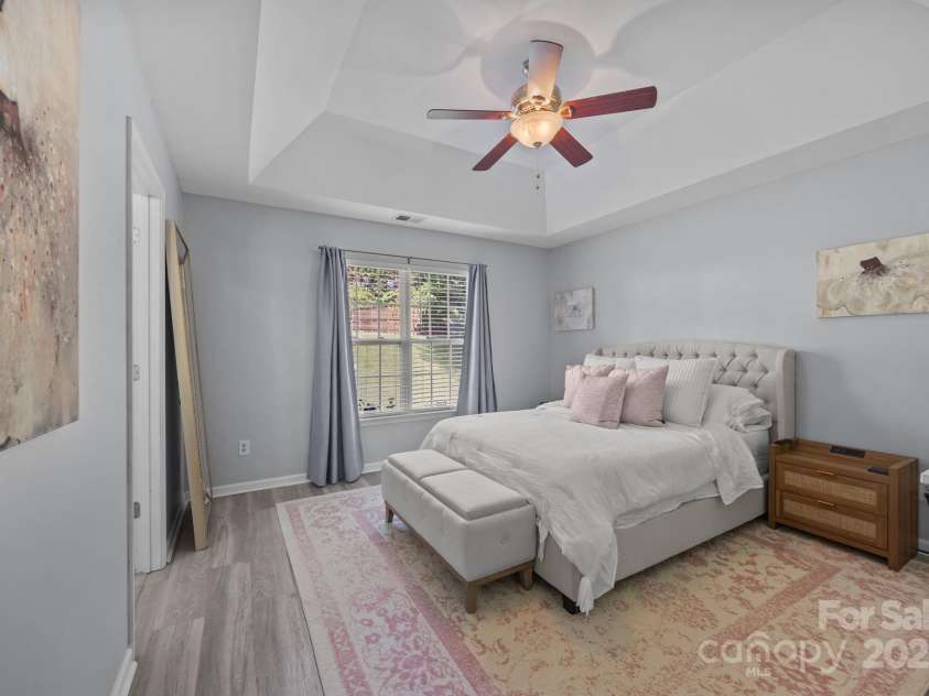6019 Patricia Ryan Drive, Charlotte, NC 28216.  MLS# CAR4281594, YatesRealty ID 30156. 