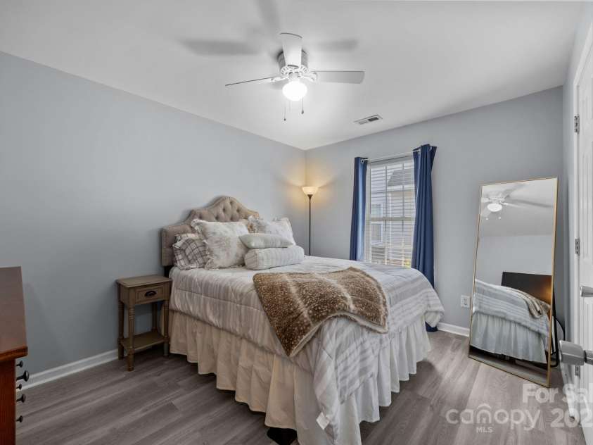 6019 Patricia Ryan Drive, Charlotte, NC 28216.  MLS# CAR4281594, YatesRealty ID 30156. 