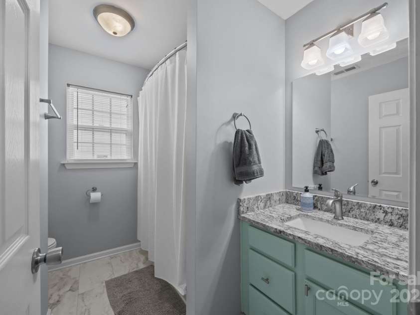 6019 Patricia Ryan Drive, Charlotte, NC 28216.  MLS# CAR4281594, YatesRealty ID 30156. 