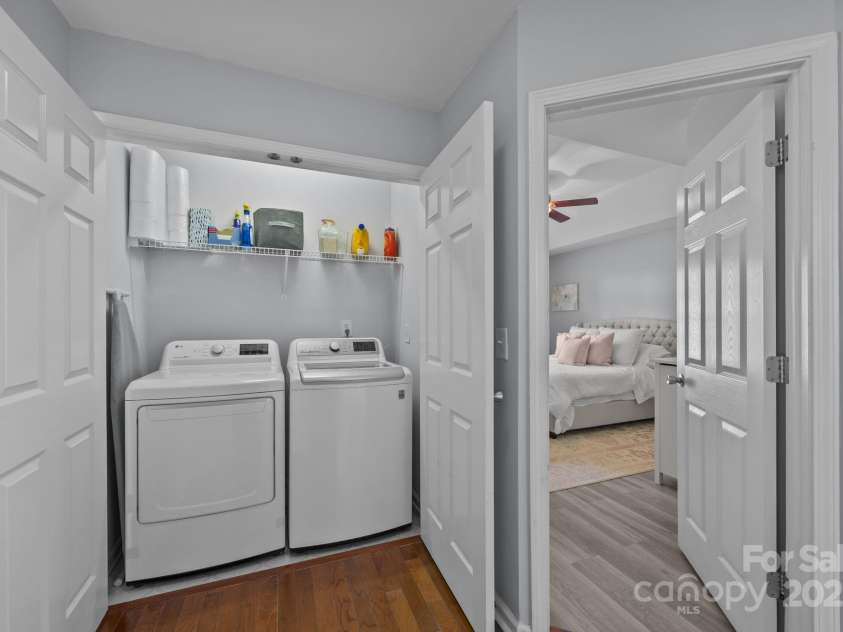 6019 Patricia Ryan Drive, Charlotte, NC 28216.  MLS# CAR4281594, YatesRealty ID 30156. 